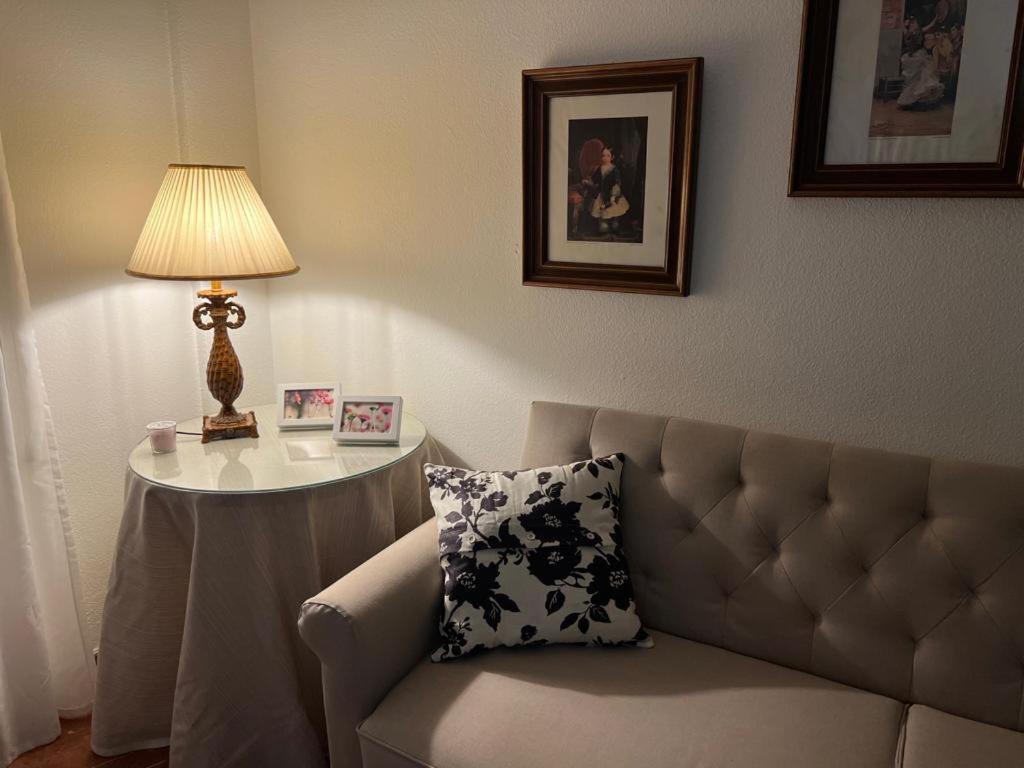 Apartamento Turistico R. Gonzalez Abreu Seville Ngoại thất bức ảnh
