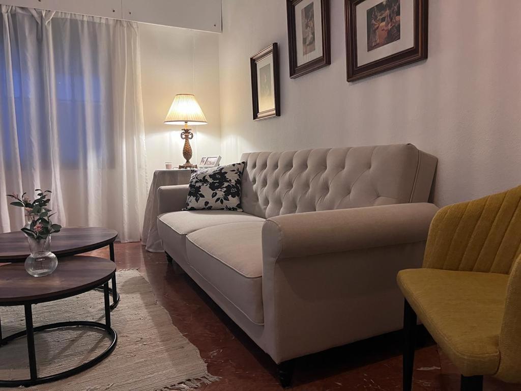 Apartamento Turistico R. Gonzalez Abreu Seville Ngoại thất bức ảnh