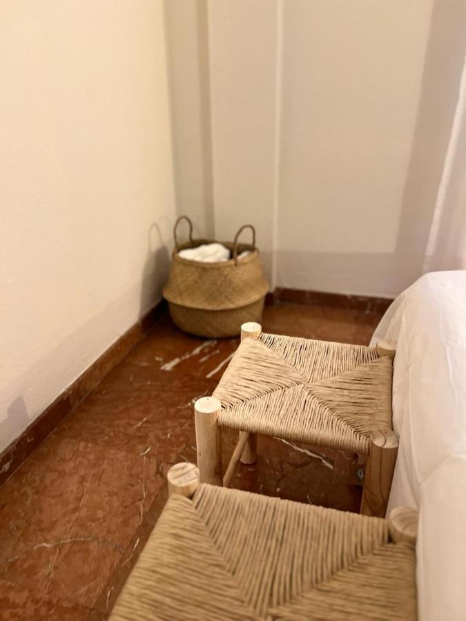 Apartamento Turistico R. Gonzalez Abreu Seville Ngoại thất bức ảnh